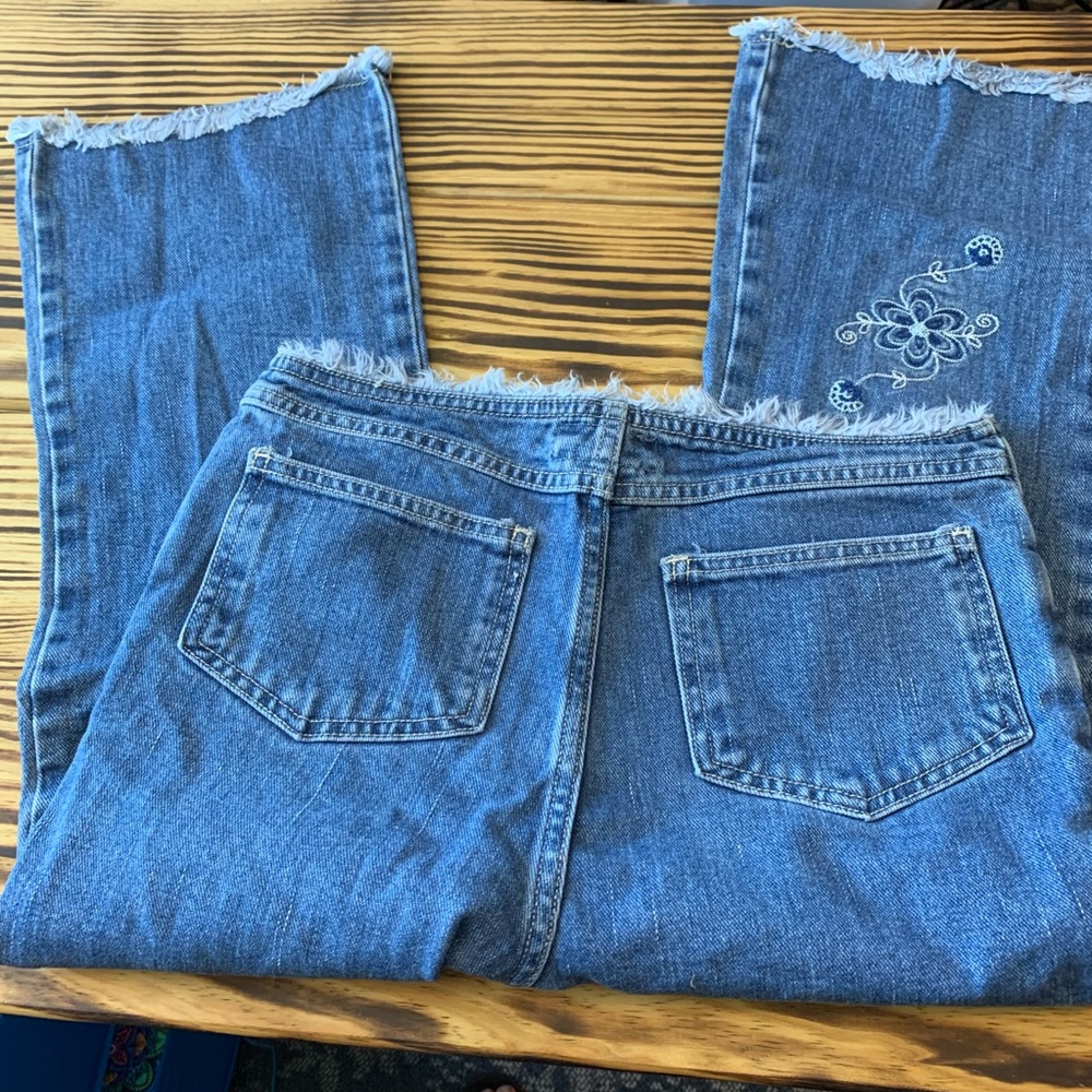 Girls R Wear  Distressed Capri Floral Design - Picture 3 of 5